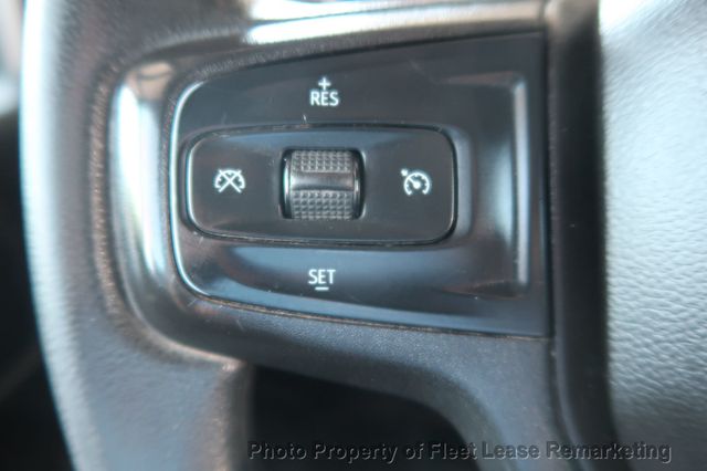 2019 Chevrolet Silverado 1500 Silverado 1500 4WD Crew Cab  - 23041444 - 30
