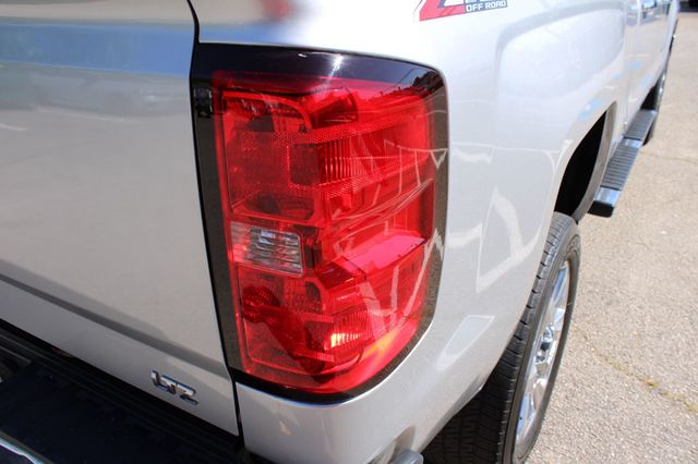 2019 Chevrolet Silverado 2500HD 4WD Crew Cab 153.7" LTZ - 22997961 - 10