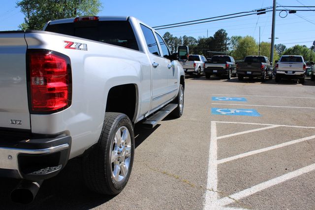 2019 Chevrolet Silverado 2500HD 4WD Crew Cab 153.7" LTZ - 22997961 - 26