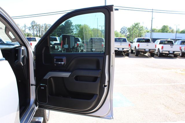 2019 Chevrolet Silverado 2500HD 4WD Crew Cab 153.7" LTZ - 22997961 - 30