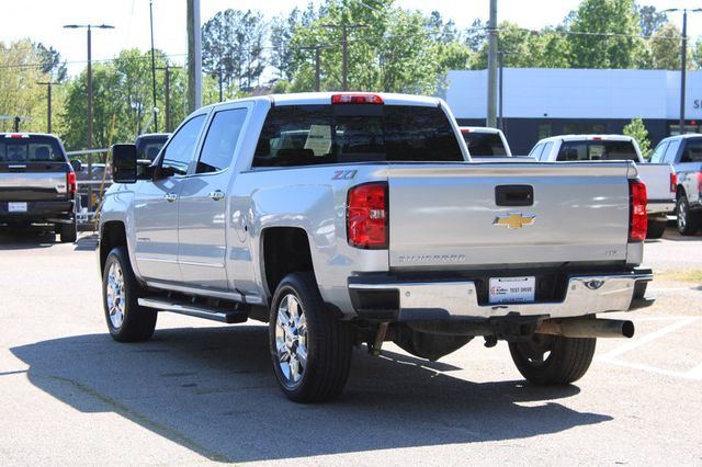2019 Chevrolet Silverado 2500HD 4WD Crew Cab 153.7" LTZ - 22997961 - 5