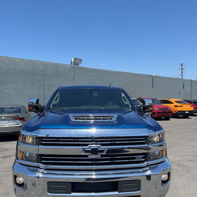 2019 Chevrolet Silverado 2500HD 4WD Crew Cab 167.7" LTZ - 23030180 - 23