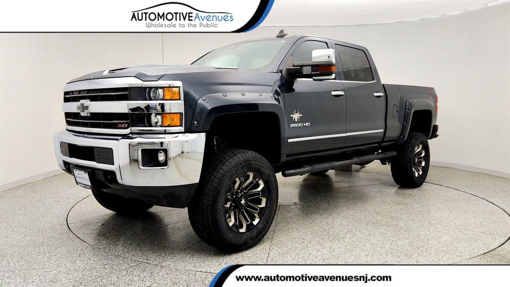 2019 Chevrolet Silverado 2500HD Black Widow 4WD Crew Cab 153.7'' LTZ w/ Duramax+ Pkg  - 23023585 | Video 1