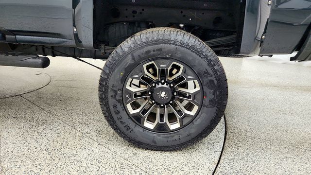 2019 Chevrolet Silverado 2500HD Black Widow 4WD Crew Cab 153.7'' LTZ w/ Duramax+ Pkg  - 23023585 - 8