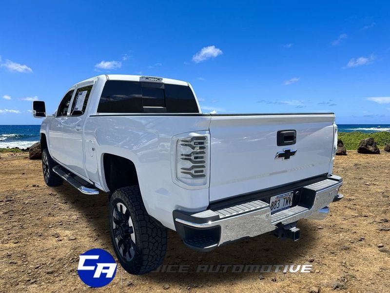 2019 Chevrolet Silverado 2500HD LT photo 4