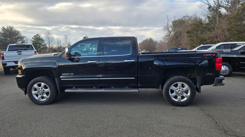 2019 Chevrolet Silverado 2500HD LTZ Sport - 22787125 - 3