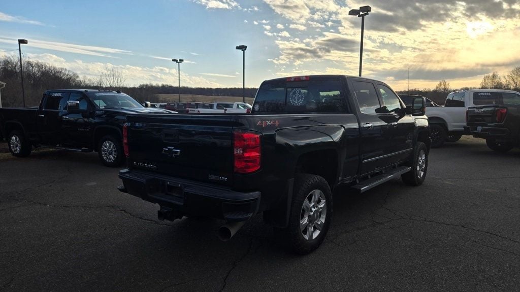 2019 Chevrolet Silverado 2500HD LTZ Sport - 22787125 - 6