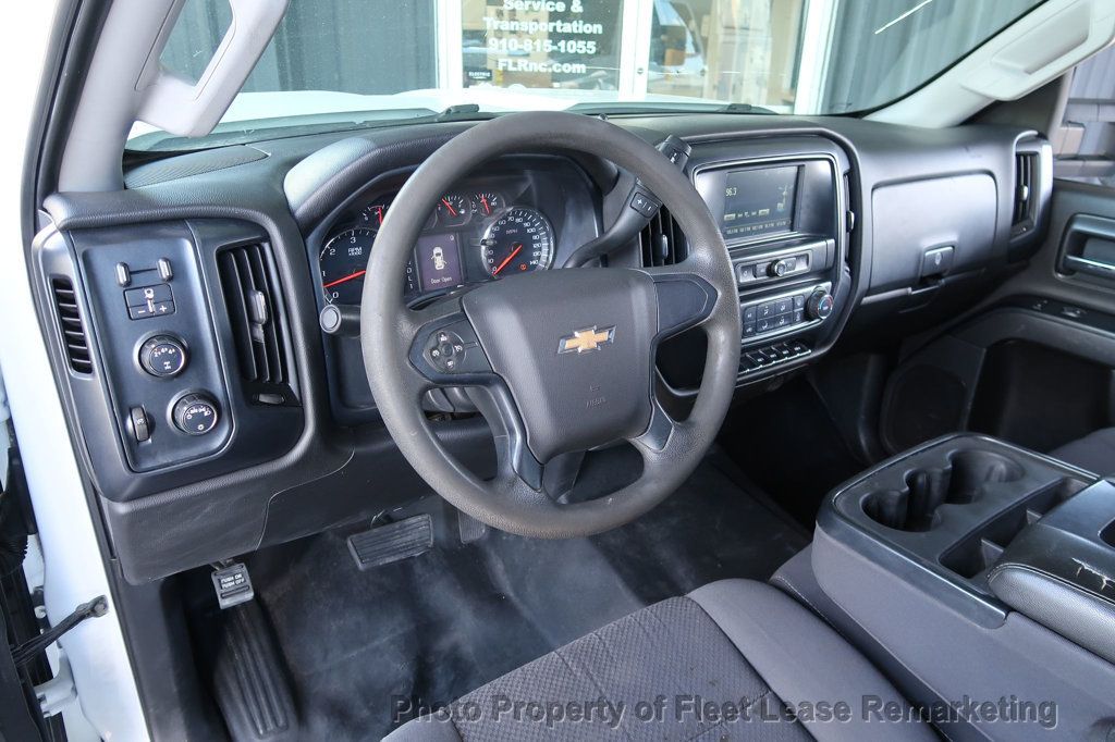 2019 Chevrolet Silverado 2500HD Silverado 2500 4WD Crew Cab Enclosed Fiberglass Utility  - 22391243 - 9