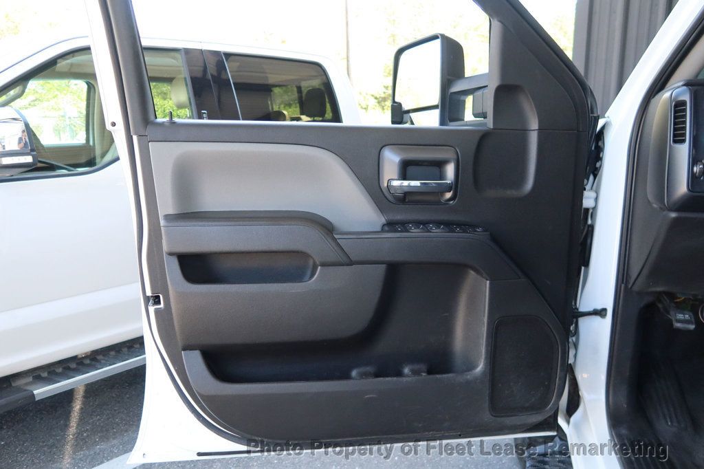 2019 Chevrolet Silverado 2500HD Silverado 2500 4WD Crew Cab Enclosed Fiberglass Utility  - 22391243 - 12
