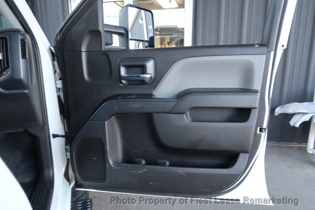 2019 Chevrolet Silverado 2500HD Silverado 2500 4WD Crew Cab Enclosed Fiberglass Utility  - 22391243 - 21
