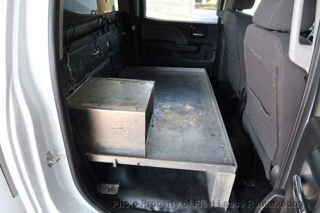 2019 Chevrolet Silverado 2500HD Silverado 2500 4WD Crew Cab Enclosed Fiberglass Utility  - 22391243 - 22