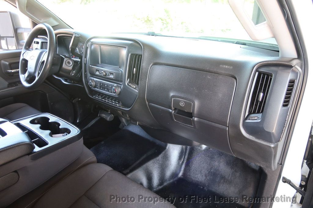 2019 Chevrolet Silverado 2500HD Silverado 2500 4WD Crew Cab Enclosed Fiberglass Utility - 22417575 - 19