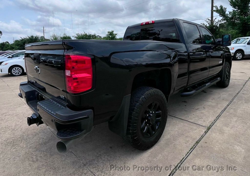 2019 Chevrolet Silverado 2500HD Z71 Midnight Edition 4WD Crew Cab w/ Sunroof - 22300817 - 9