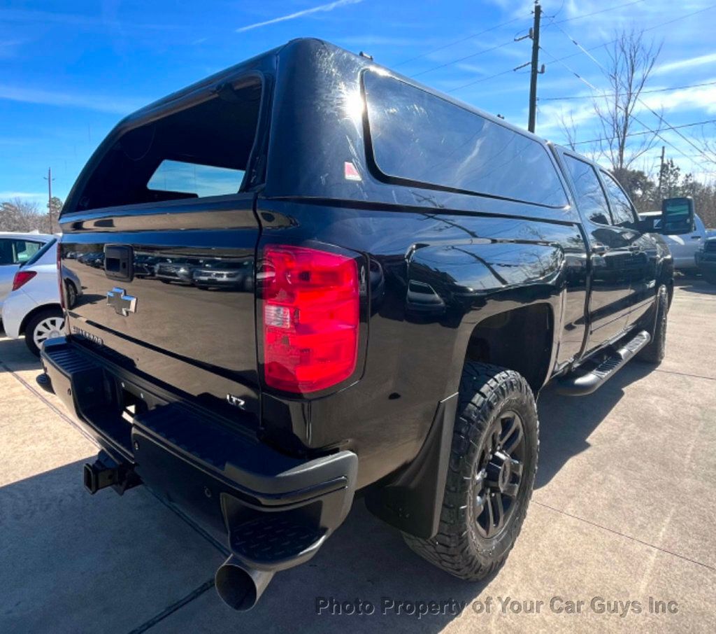 2019 Chevrolet Silverado 2500HD Z71 Midnight Edition 4WD Crew Cab w/ Sunroof - 22300817 - 10