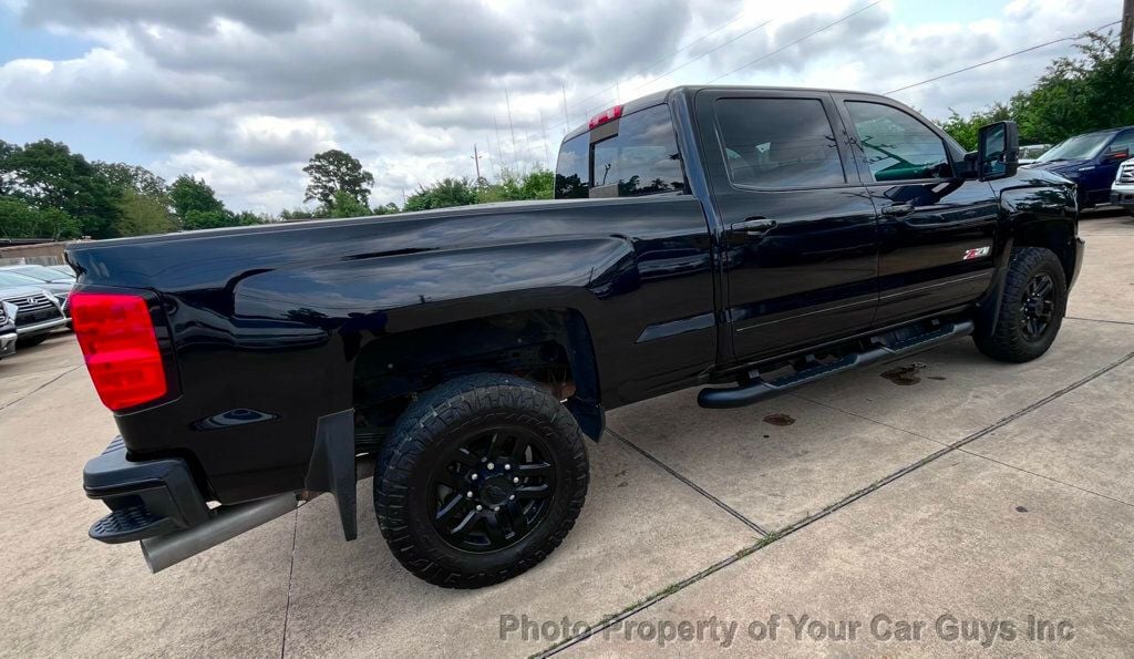 2019 Chevrolet Silverado 2500HD Z71 Midnight Edition 4WD Crew Cab w/ Sunroof - 22300817 - 13