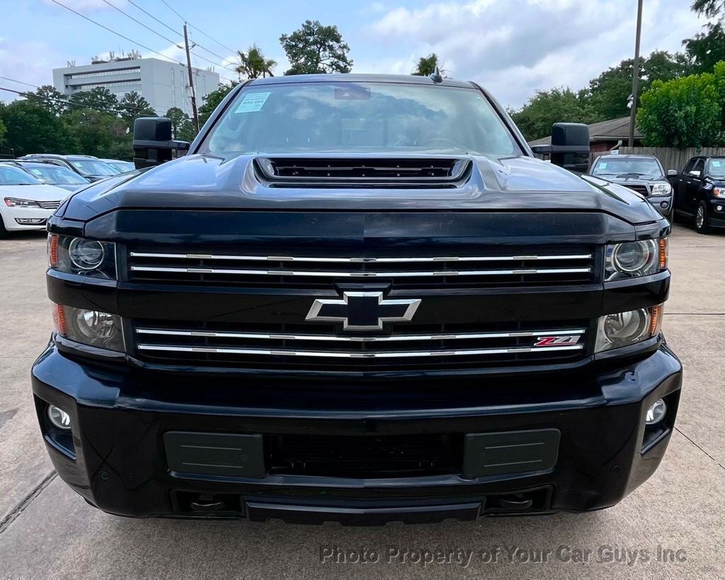 2019 Chevrolet Silverado 2500HD Z71 Midnight Edition 4WD Crew Cab w/ Sunroof - 22300817 - 1