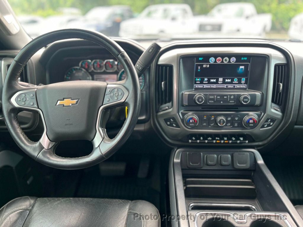 2019 Chevrolet Silverado 2500HD Z71 Midnight Edition 4WD Crew Cab w/ Sunroof - 22300817 - 24