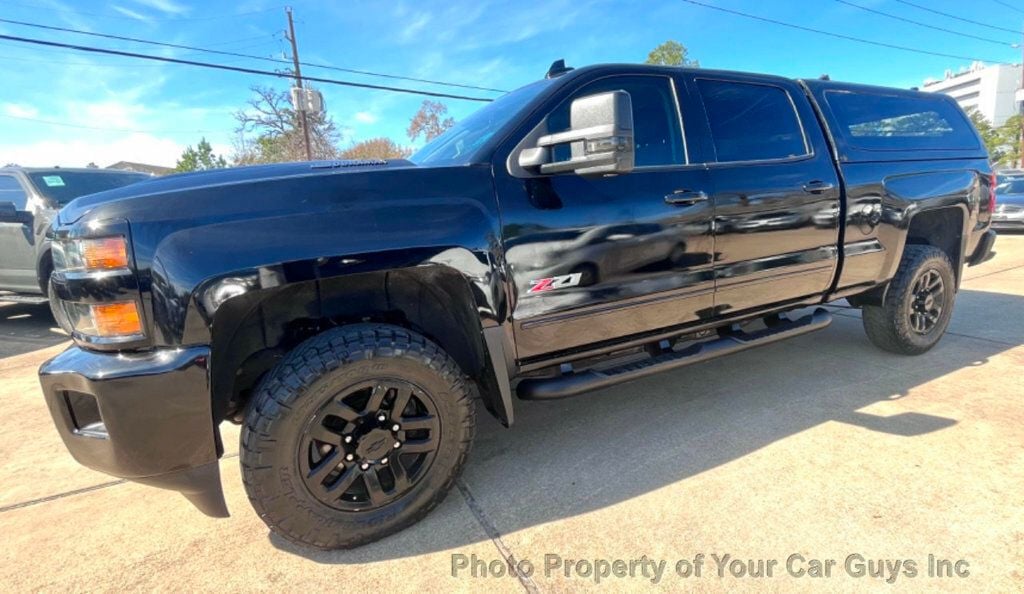 2019 Chevrolet Silverado 2500HD Z71 Midnight Edition 4WD Crew Cab w/ Sunroof - 22300817 - 4