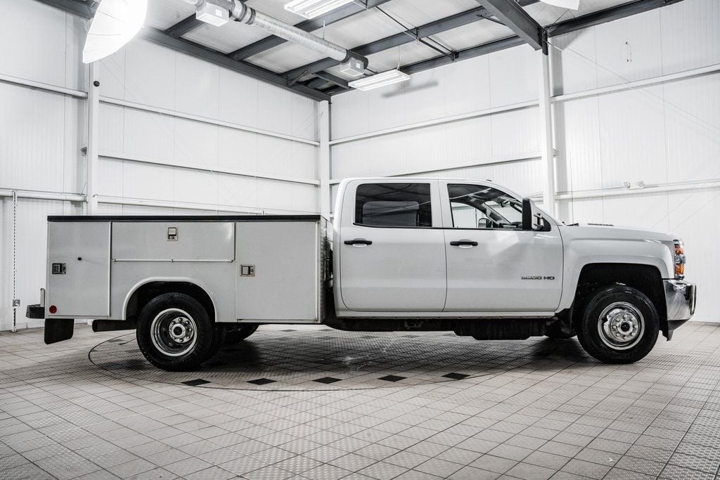 2019 Chevrolet Silverado 3500HD 3500HD CREW 4X4 * DURAMAX * 9' READING UTILITY * LOCAL TRADE - 22617545 - 2