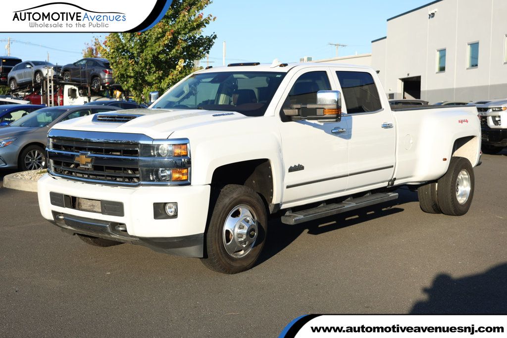 2019 Chevrolet Silverado 3500HD 4WD Crew Cab 167.7'' High Country w/ Duramax Plus Pkg & Sunroof - 22927655 | Video 1