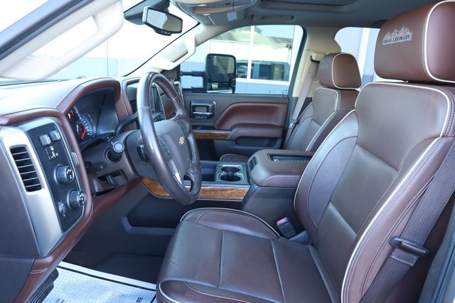 2019 Chevrolet Silverado 3500HD 4WD Crew Cab 167.7'' High Country w/ Duramax Plus Pkg & Sunroof - 22927655 - 21