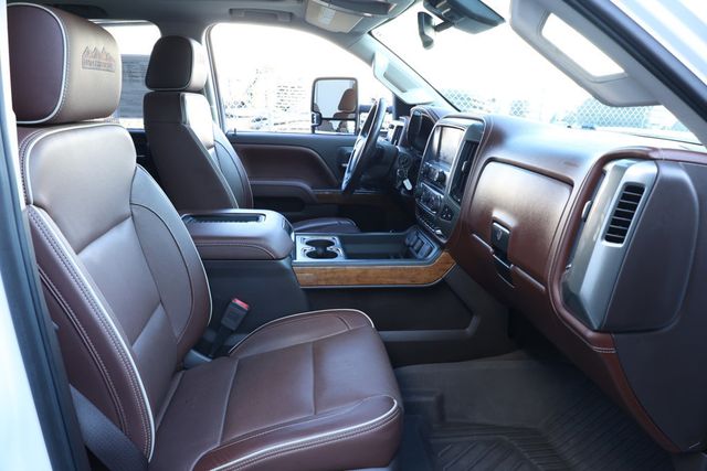 2019 Chevrolet Silverado 3500HD 4WD Crew Cab 167.7'' High Country w/ Duramax Plus Pkg & Sunroof - 22927655 - 25