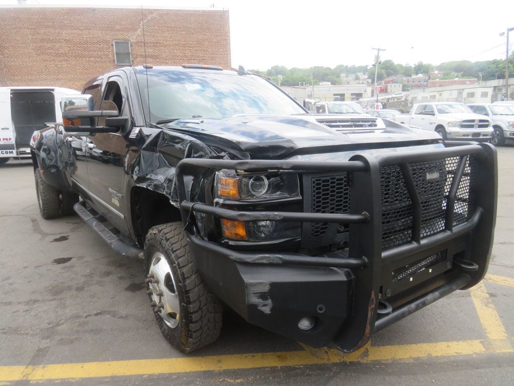 2019 Chevrolet Silverado 3500HD LTZ photo 3
