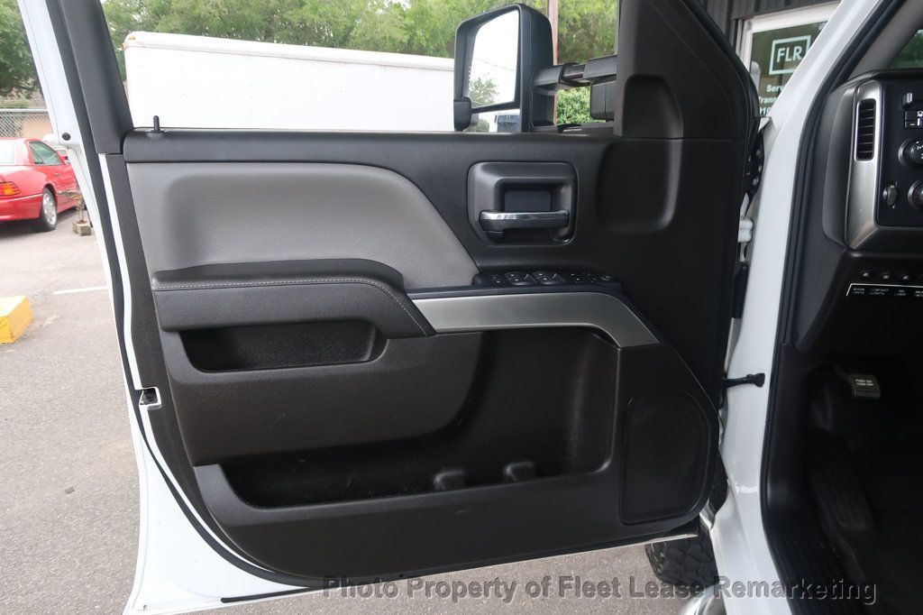 2019 Chevrolet Silverado 3500HD Silverado 3500HD 4WD Crew Cab Utility SRW LT - 23057343 - 12