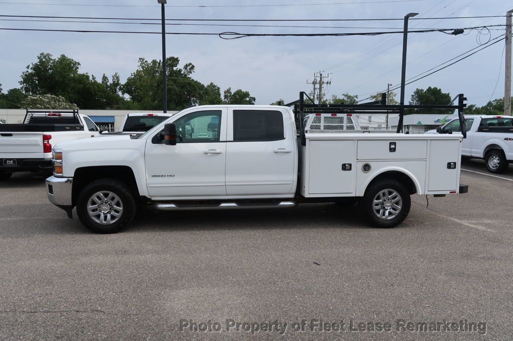 2019 Chevrolet Silverado 3500HD Silverado 3500HD 4WD Crew Cab Utility SRW LT - 23057343 - 1