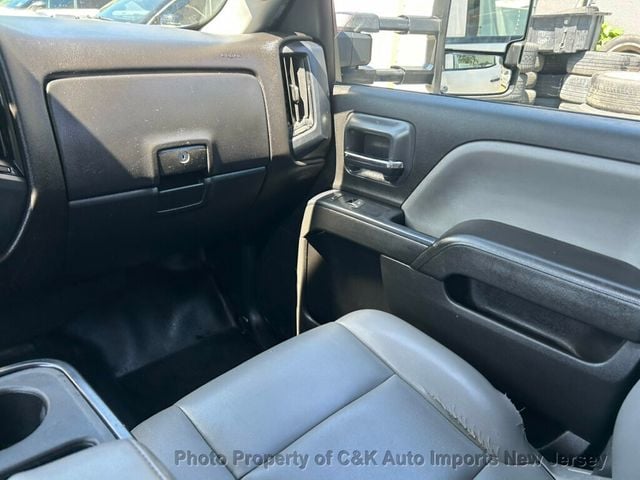 2019 Chevrolet Silverado 3500HD CC 4WD Crew Cab,UTILITY BODY,DURAMAX 6.6L TURBO-DIESEL, - 23039971 - 37