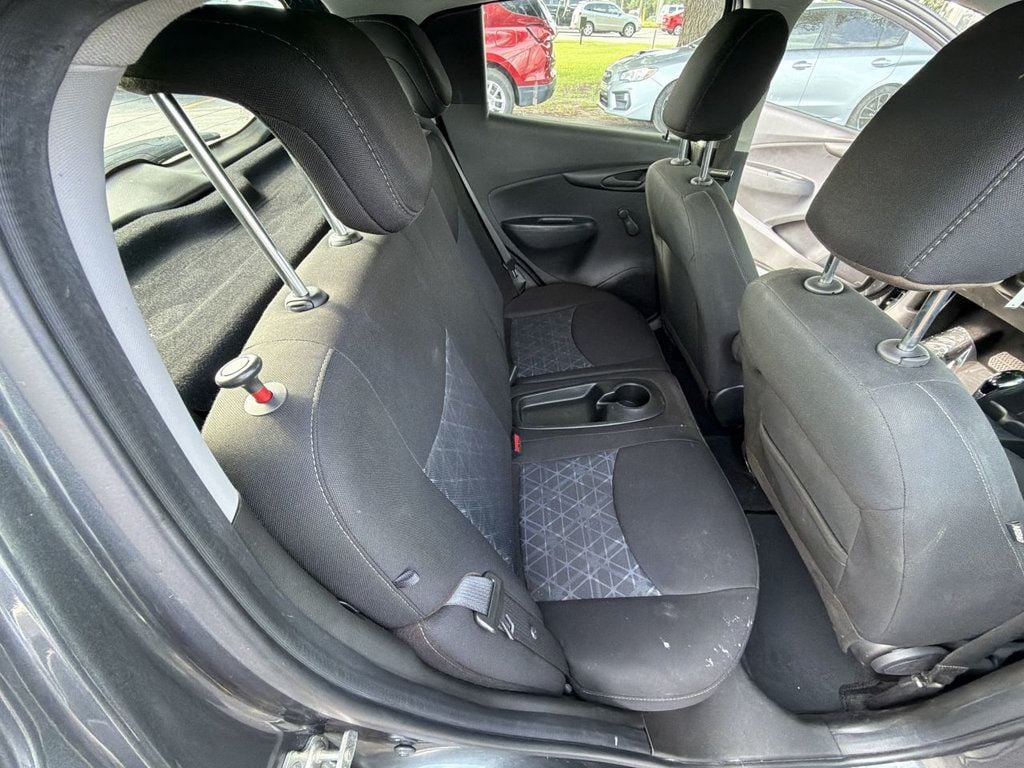 Chevrolet Spark photo 21