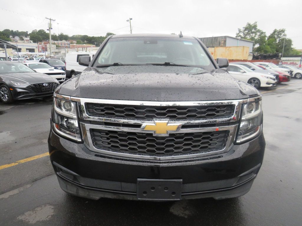 2019 Chevrolet Suburban 1500 LT photo 2