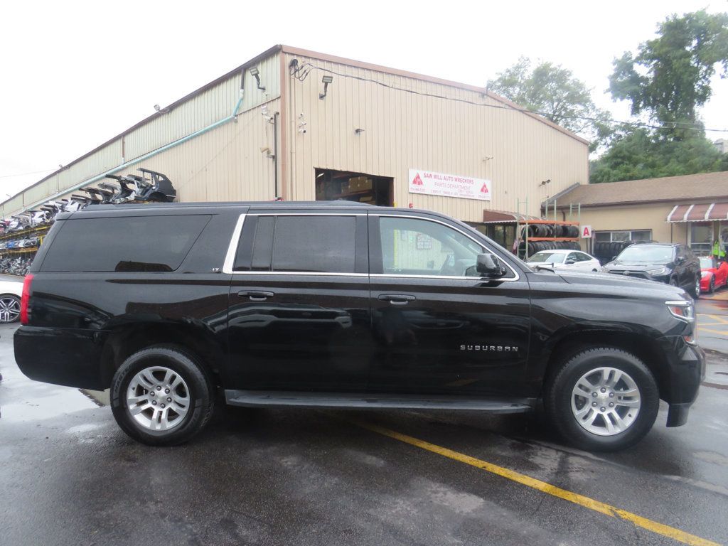 2019 Chevrolet Suburban 1500 LT photo 4