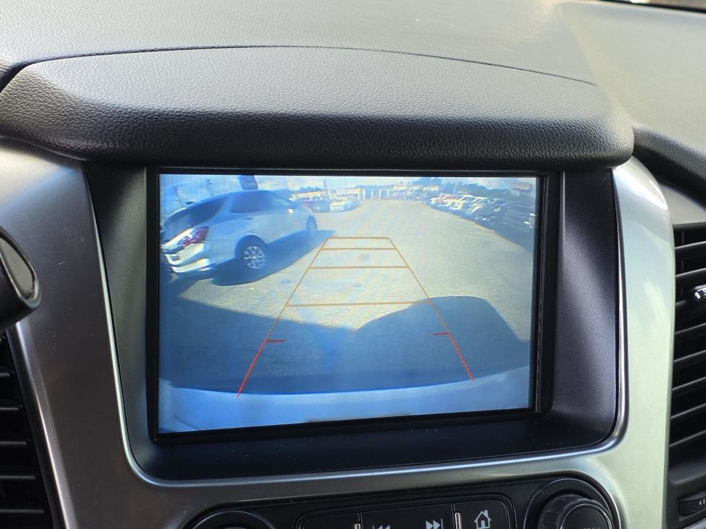 2019 Chevrolet Suburban 1500 LT photo 17
