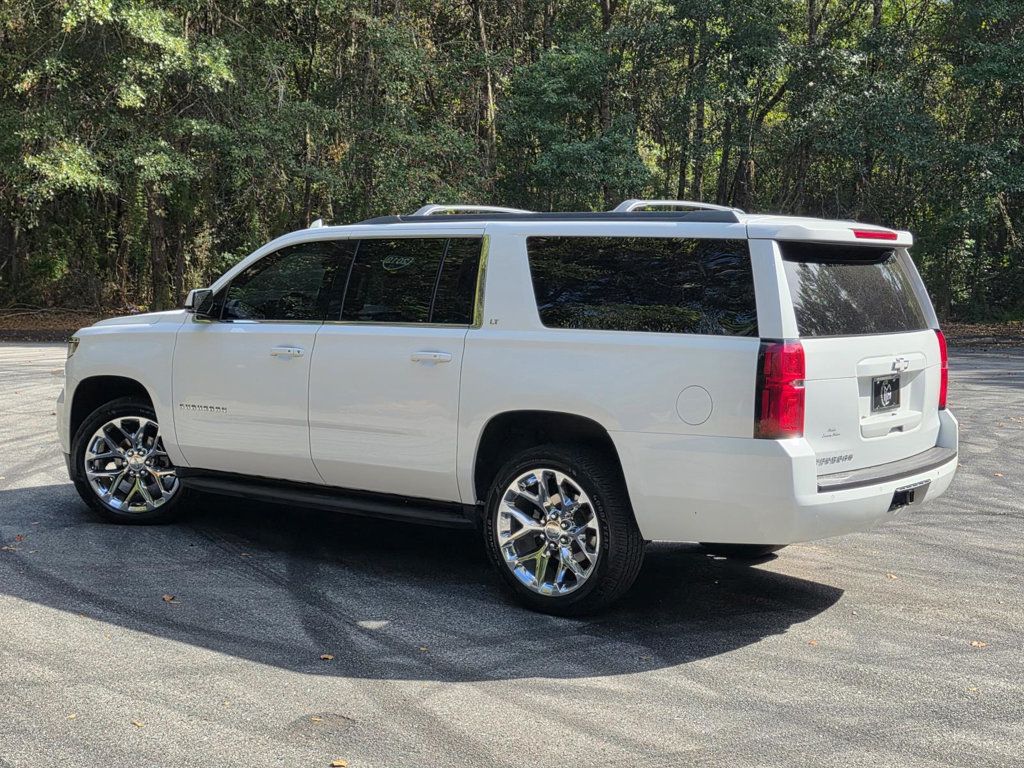 2019 Chevrolet Suburban 1500 LT photo 4