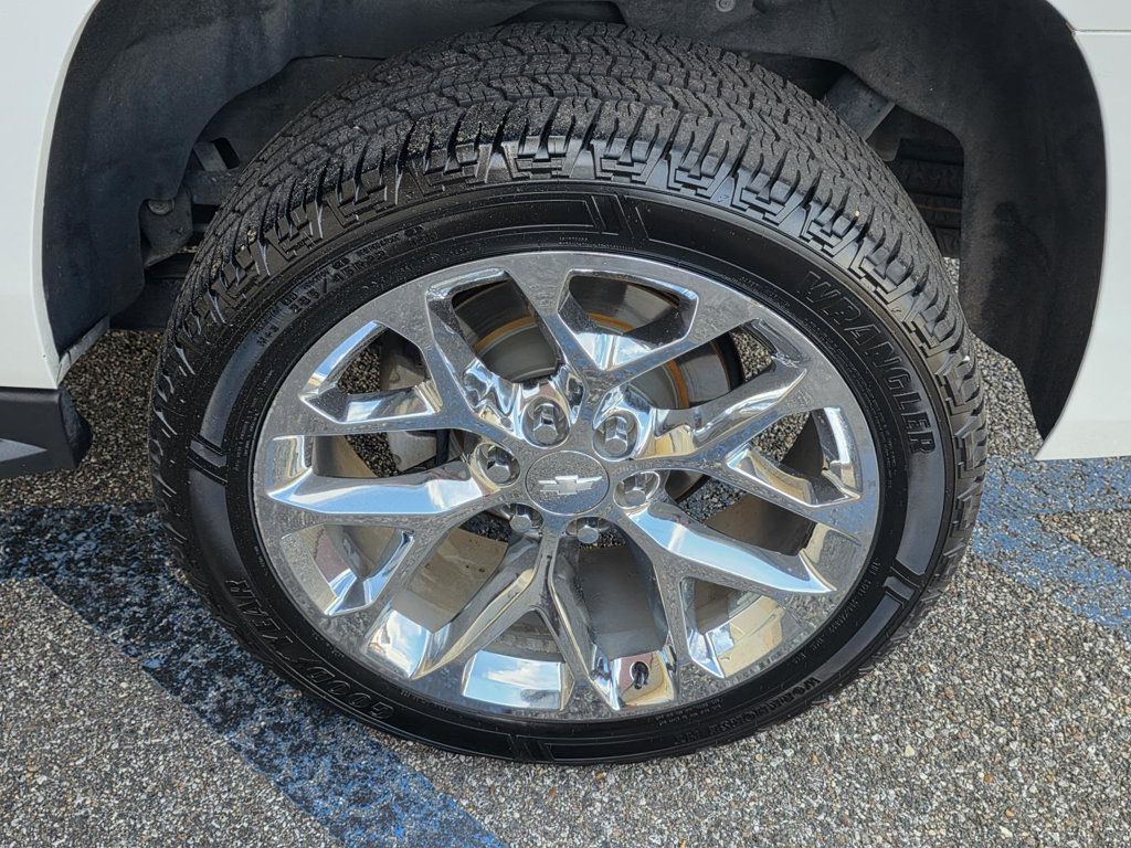 2019 Chevrolet Suburban 1500 LT photo 38