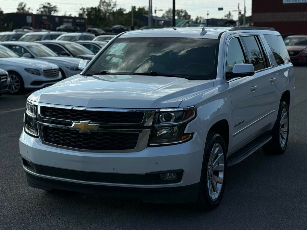 2019 Chevrolet Suburban 1500 LT photo 5