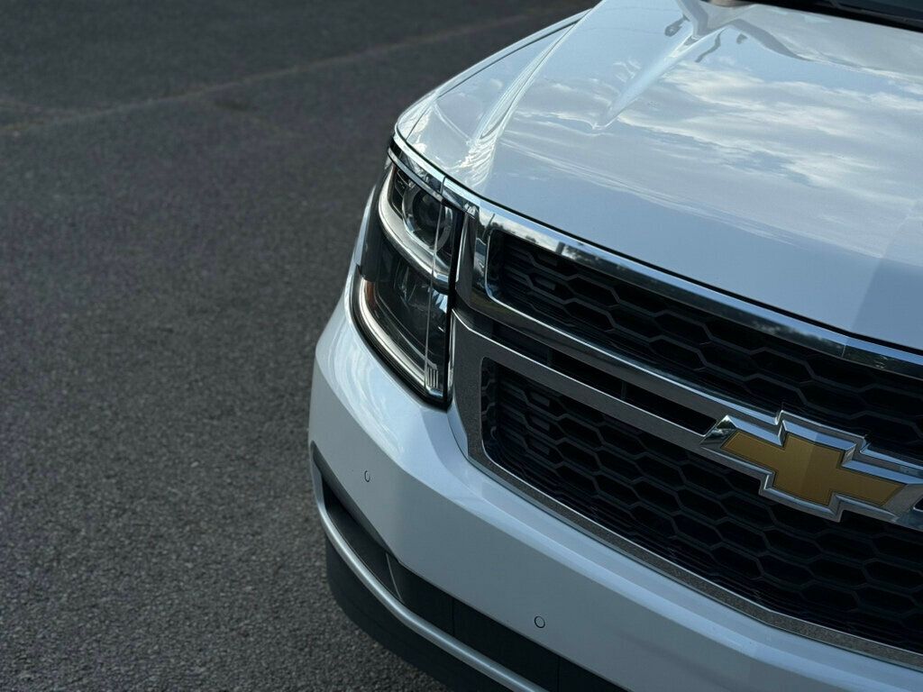 2019 Chevrolet Suburban 1500 LT photo 7