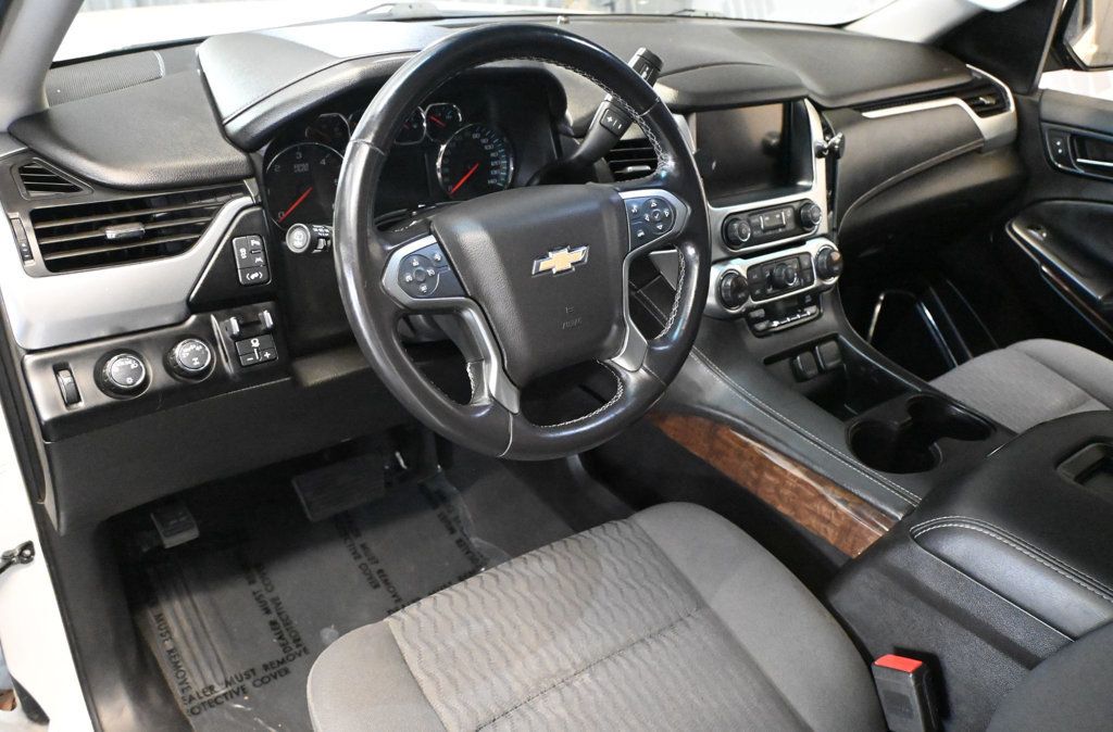 Chevrolet Suburban photo 10