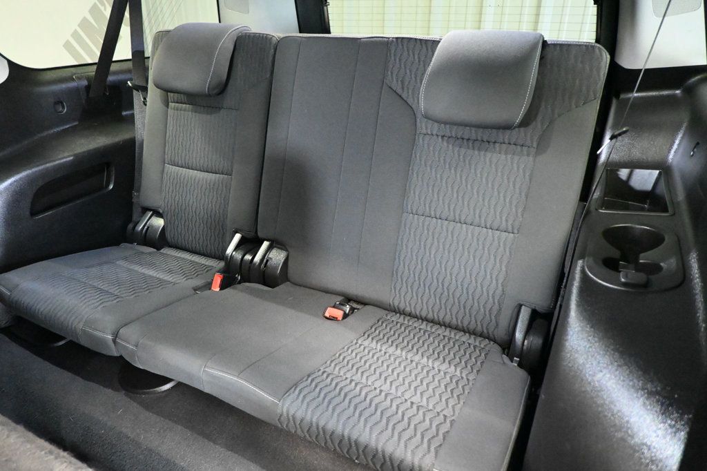 Chevrolet Suburban photo 18
