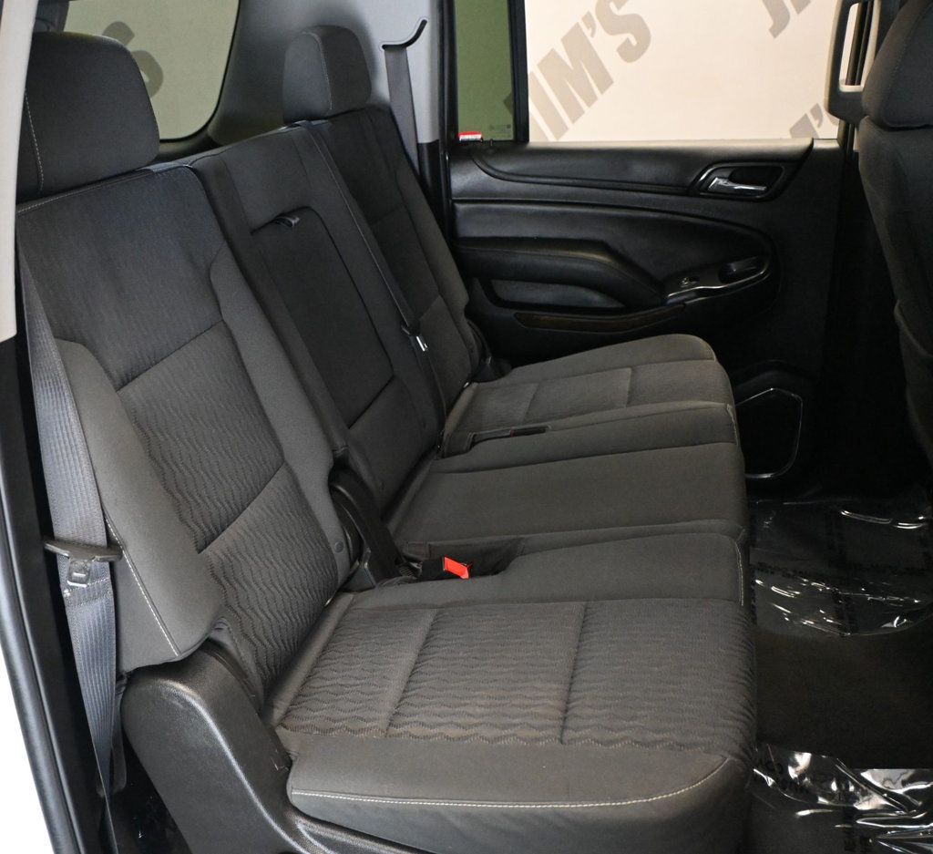 Chevrolet Suburban photo 20