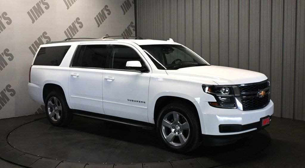Chevrolet Suburban photo 3
