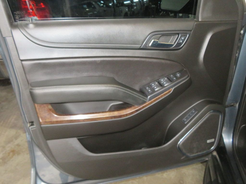 2019 Chevrolet Suburban 4WD 4dr 1500 LT - 22963964 - 16