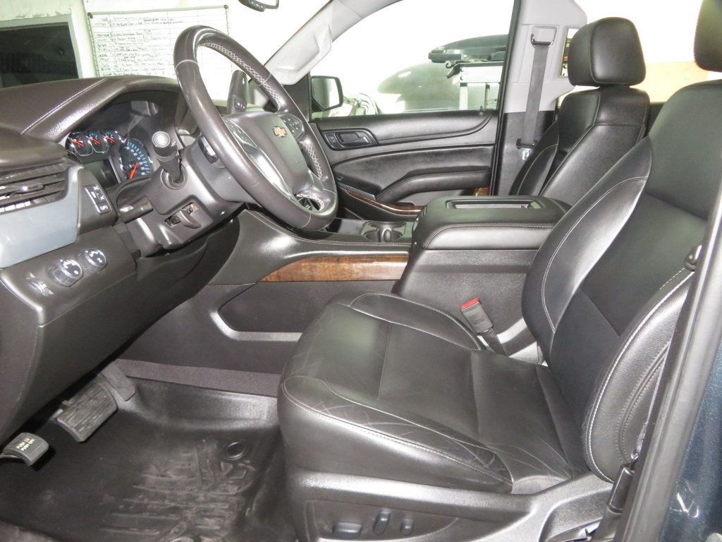 2019 Chevrolet Suburban 4WD 4dr 1500 LT - 22963964 - 17