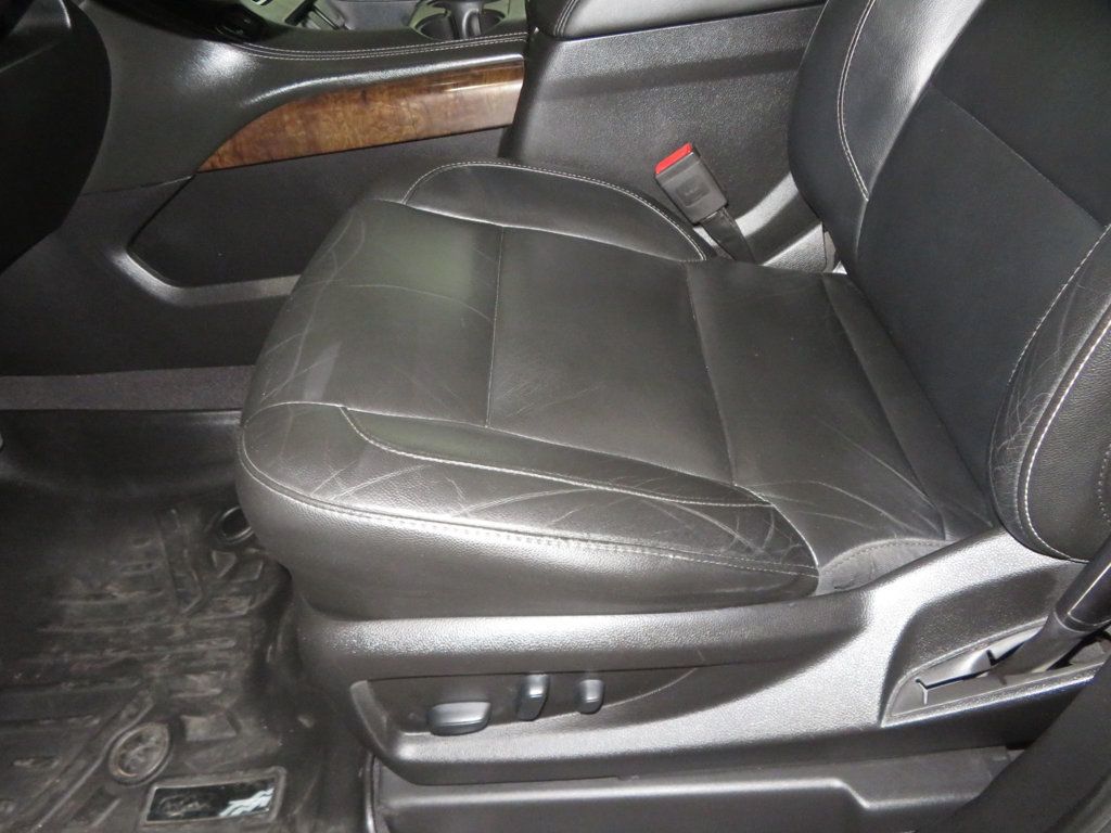 2019 Chevrolet Suburban 4WD 4dr 1500 LT - 22963964 - 19