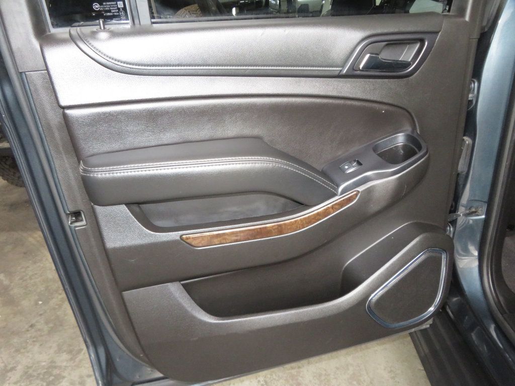 2019 Chevrolet Suburban 4WD 4dr 1500 LT - 22963964 - 22