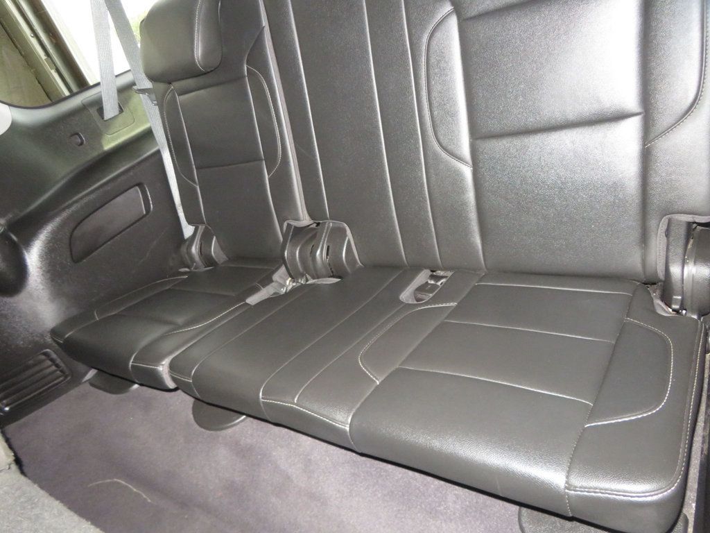 2019 Chevrolet Suburban 4WD 4dr 1500 LT - 22963964 - 28