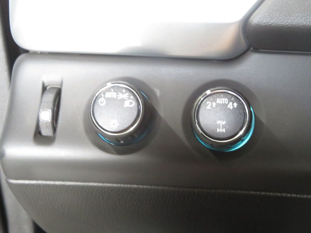 2019 Chevrolet Suburban 4WD 4dr 1500 LT - 22963964 - 42