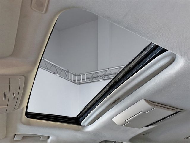 2019 Chevrolet Suburban 4WD 4dr 1500 LT - 22992478 - 21