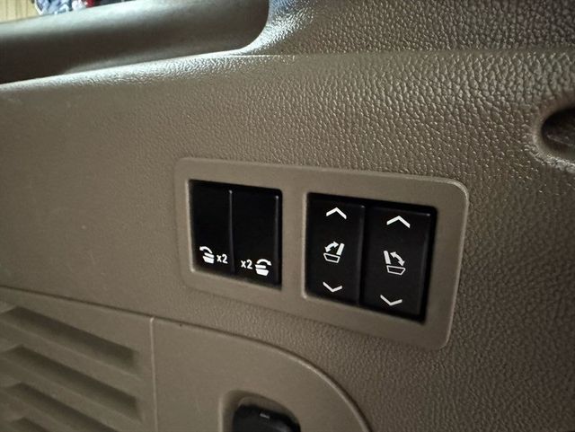 2019 Chevrolet Suburban 4WD 4dr 1500 LT - 22992478 - 27